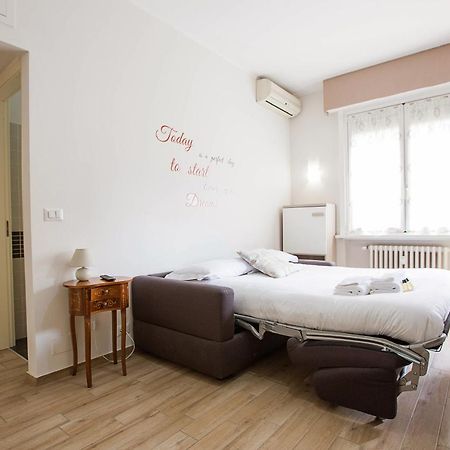 Lorenteggio Studio Apt Milan Bagian luar foto