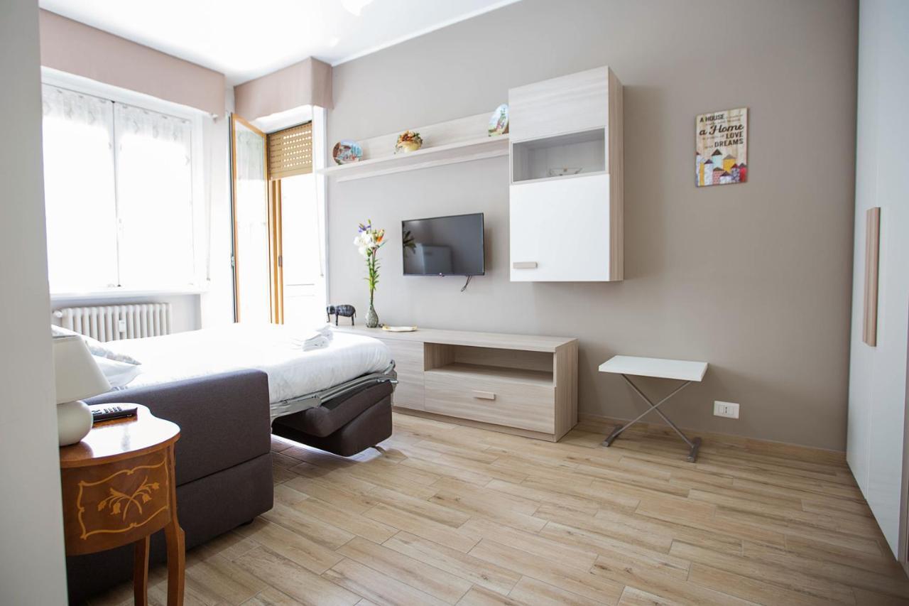 Lorenteggio Studio Apt Milan Bagian luar foto